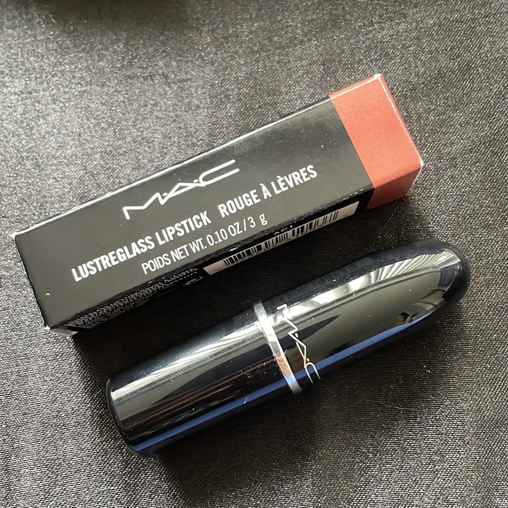 Lustreglass lipstick - hug me - Picture 3 of 7